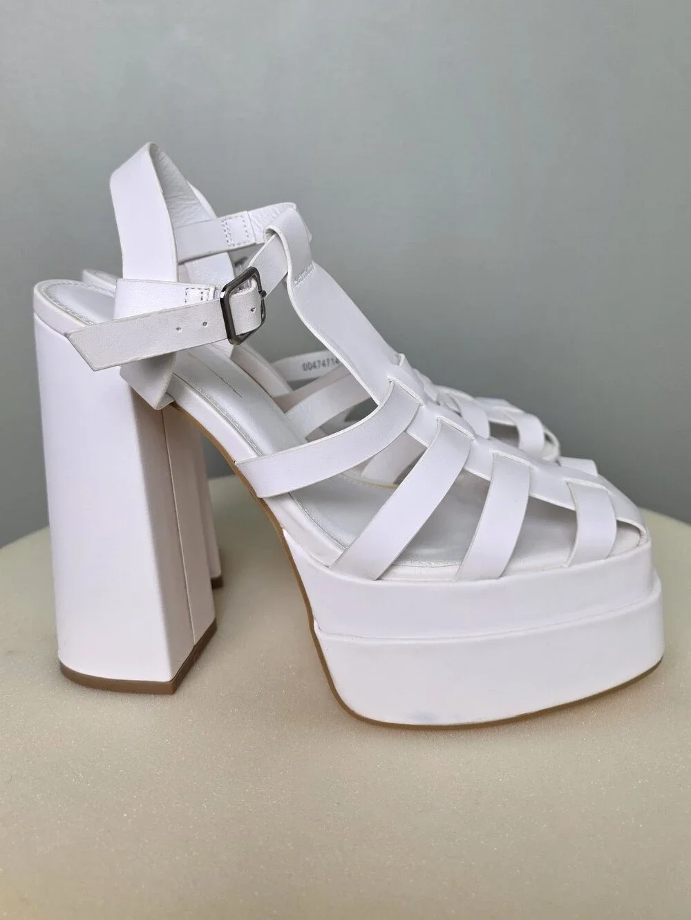 Olivia Jaymes White Cage Strappy Chunky Block Heel Platform Fisherman Sandal 7.5